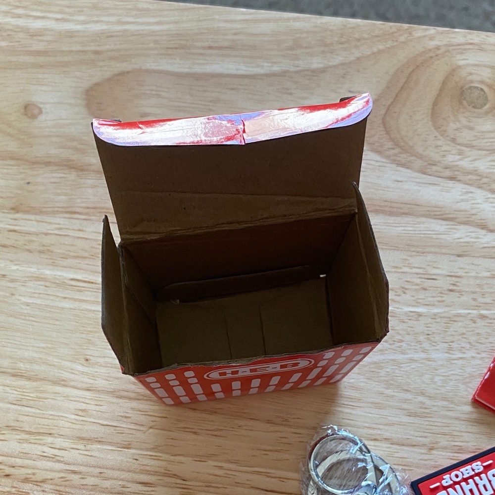 Midtown Pizza Keychain with HEB Branding - Picture 4 of 8